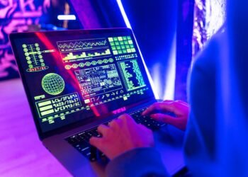 Geriausi VPN, apsaugantys nuo interneto tiekėjo sekimo